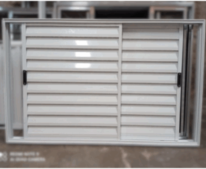 Porta abrigo 0,80x1,50 duas folhas de correr